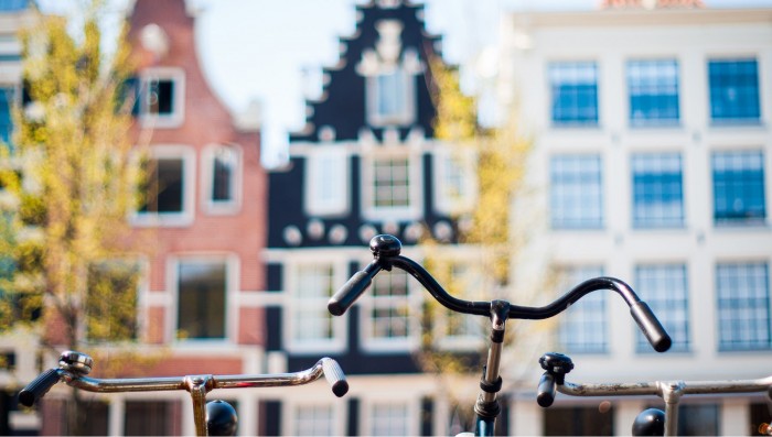 Amsterdam canal blur parked bikes Koen Smilde.jpg